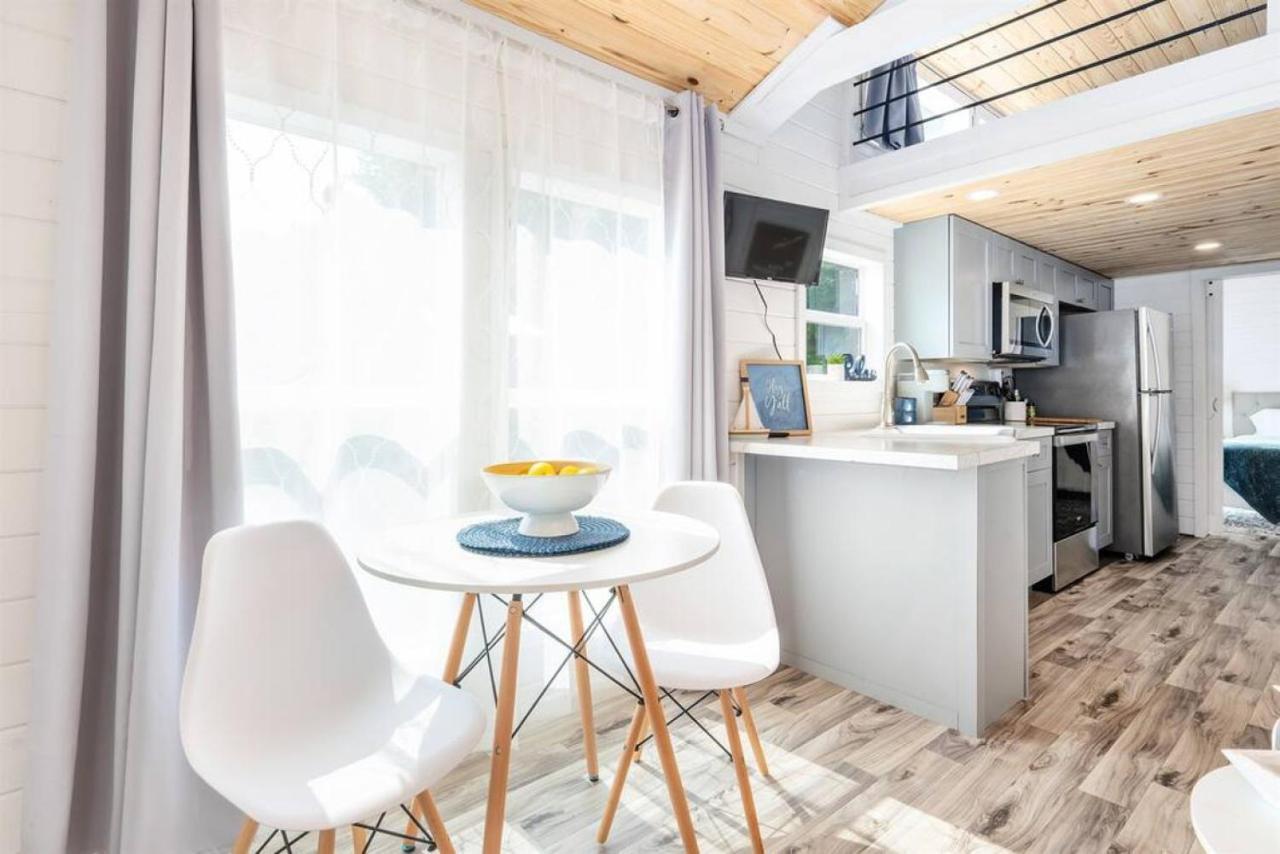 2 Villa D'Azur Luxury Tiny House Mins To Lake Guntersville, Downtown, Firepit Bagian luar foto